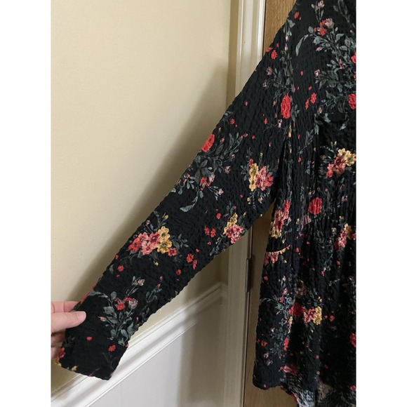 Torrid Emma Crinkle Gauze Long Sleeve Tunic Top Size 3 Black Floral Flowy Peplum - Picture 5 of 16